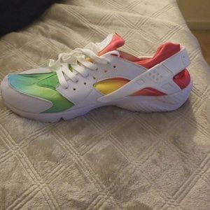 white huaraches size 10